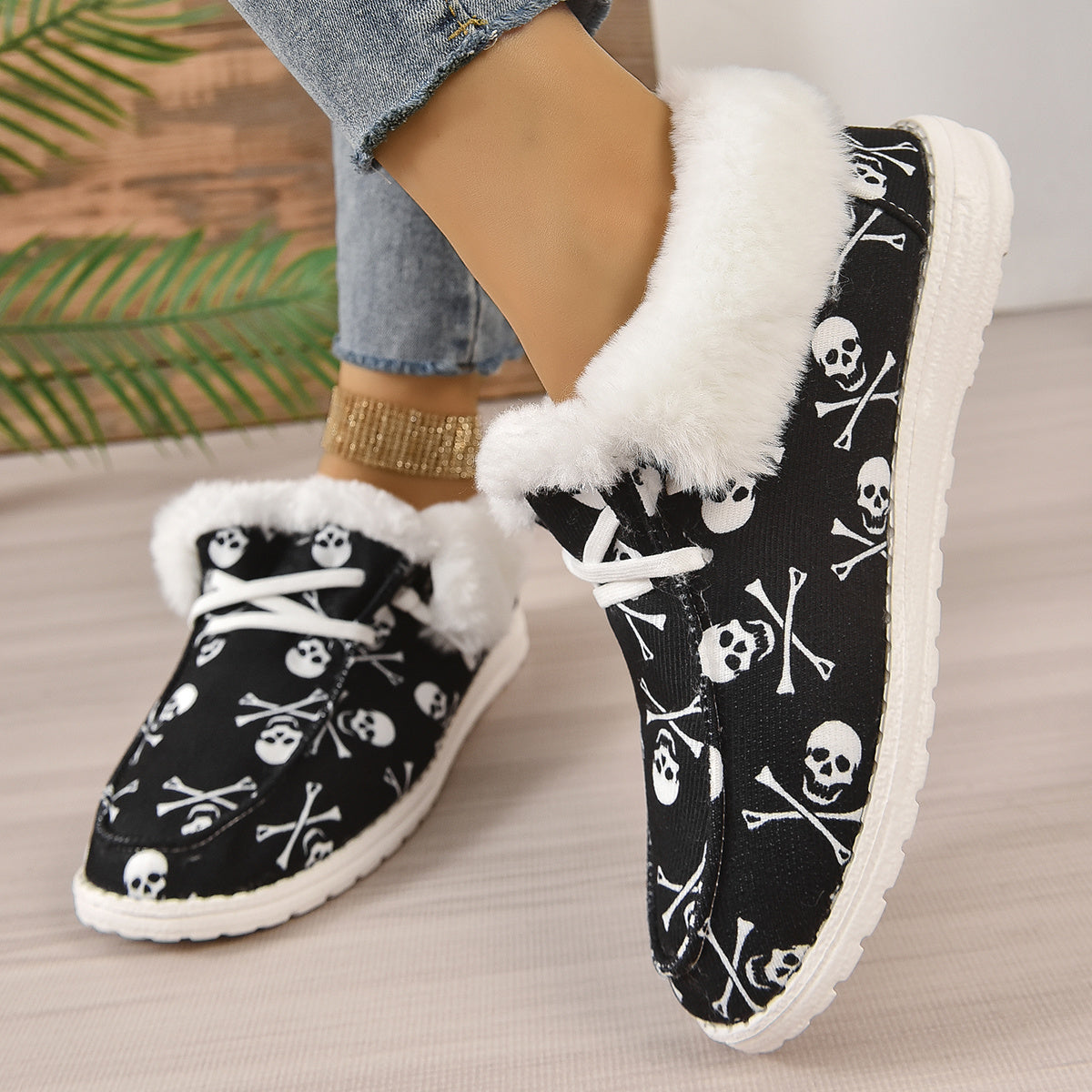 Women's Skull Print Snow Boots Plush Lined Halloween Ankle Boots