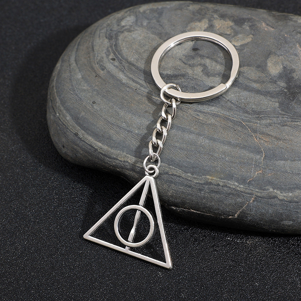 1pc Triangle And Round Alloy Keychain Set Men's Keychain Creative Small Gift