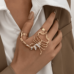 Retro Single Metal Bracelet Exaggerated Scorpion Finger Bracelet