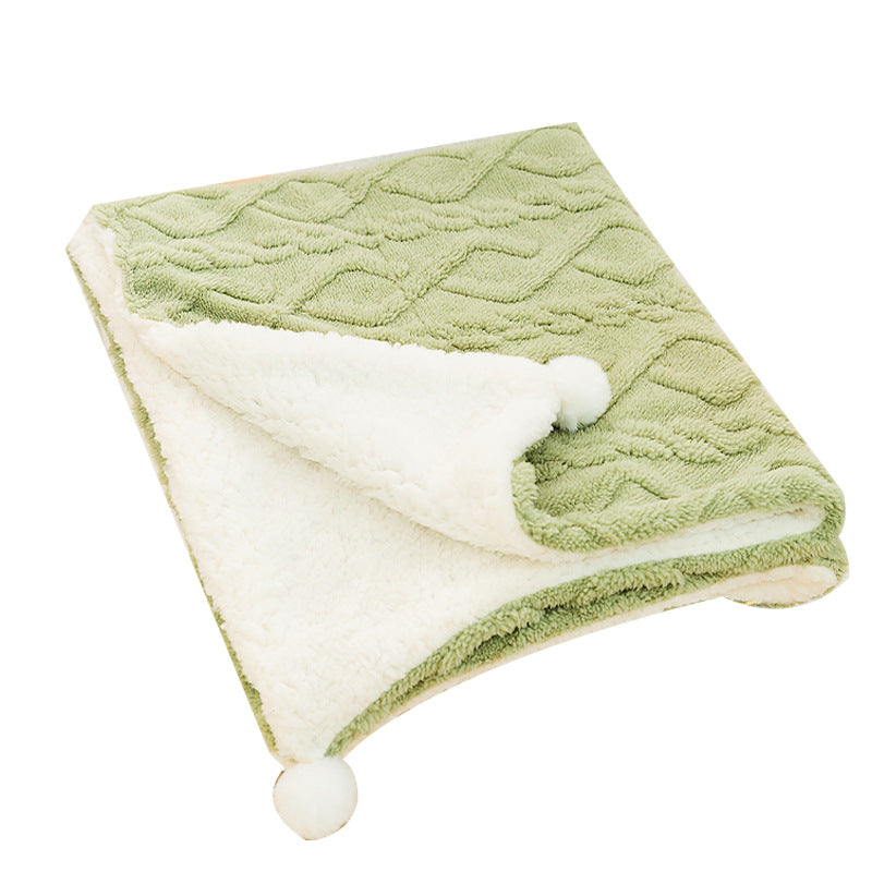 Warm Flannel Pet Blanket for Cats & Dogs
