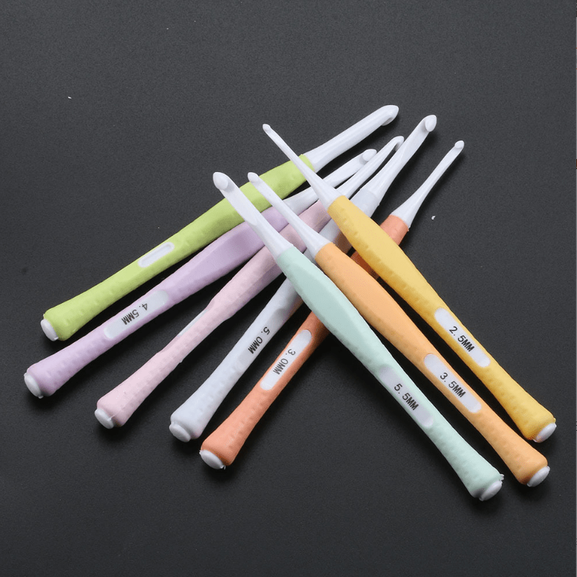 8pcs Candy Crochet Set With Soft Handle For Sweater Knitting