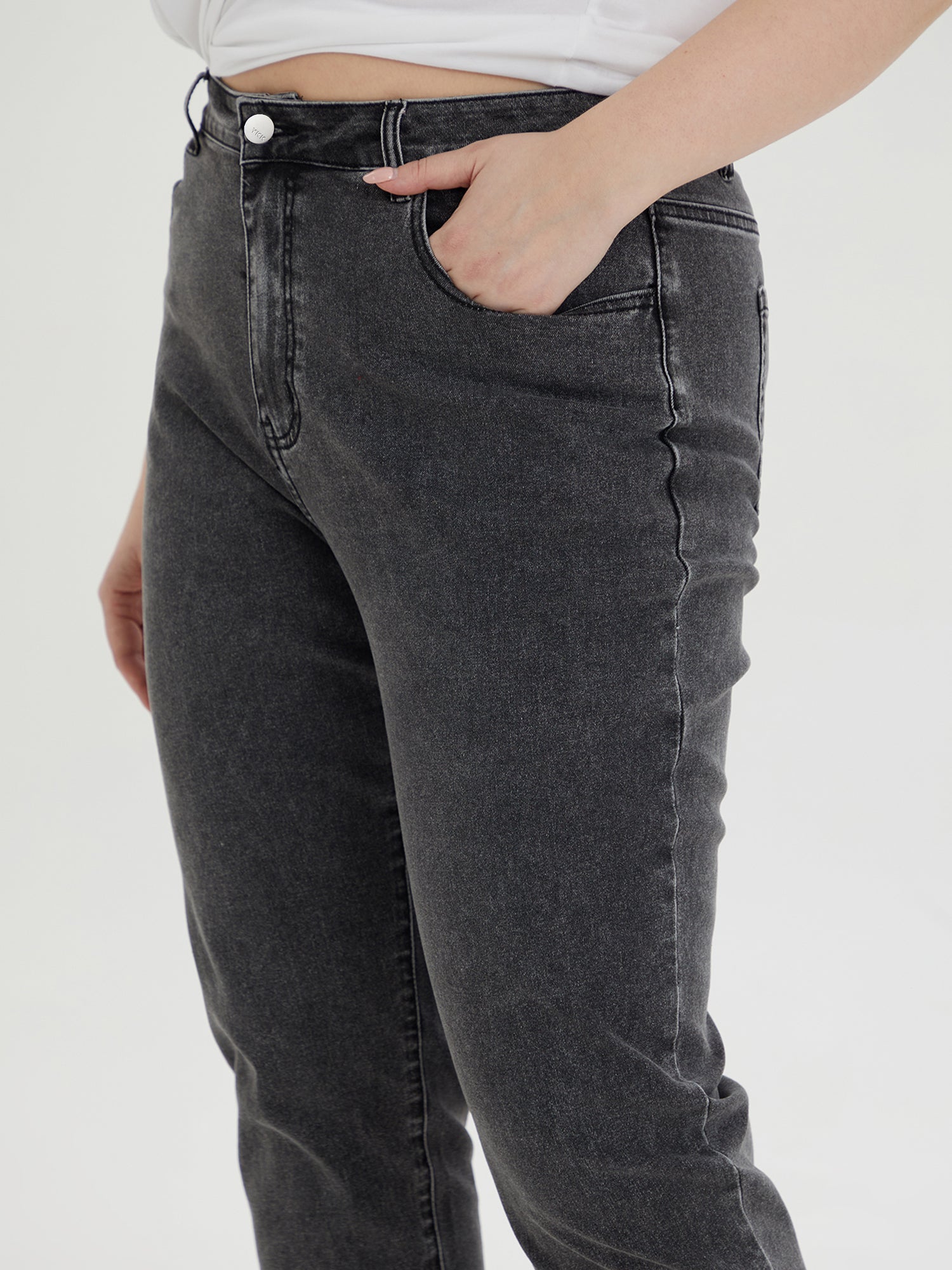 Women's Plus Solid Button Fly Medium Stretch Straight Leg Jeans