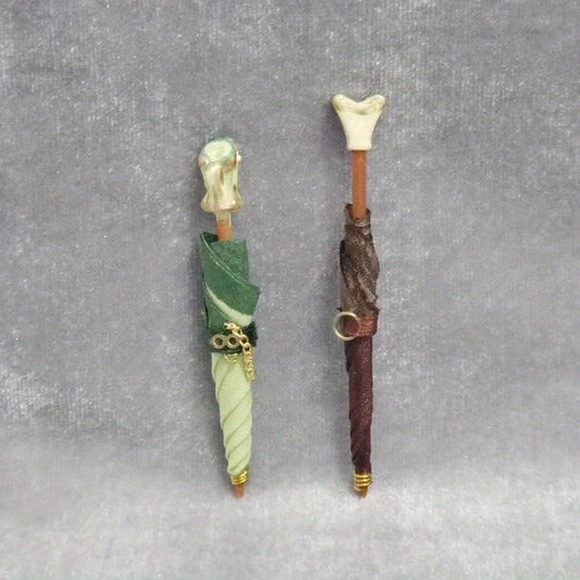 Mini Umbrella for Dollhouse Mini Scene Decoration - 2 Colors