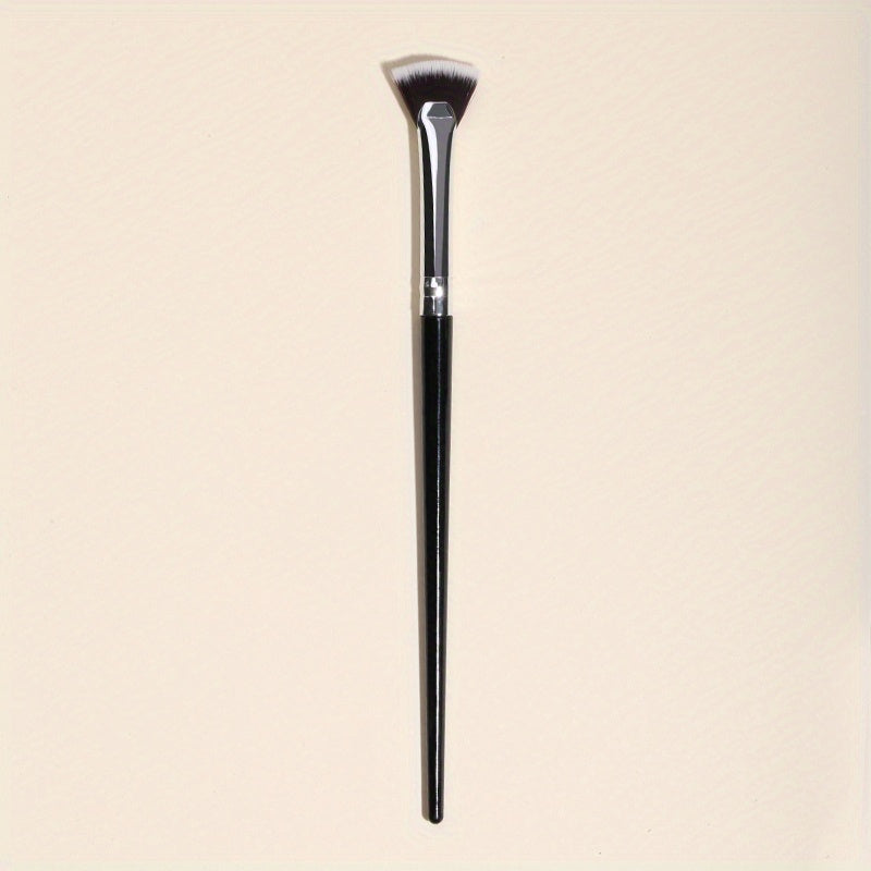 Professional Mascara Fan Brush for Natural Lifted Effects and Smooth Application