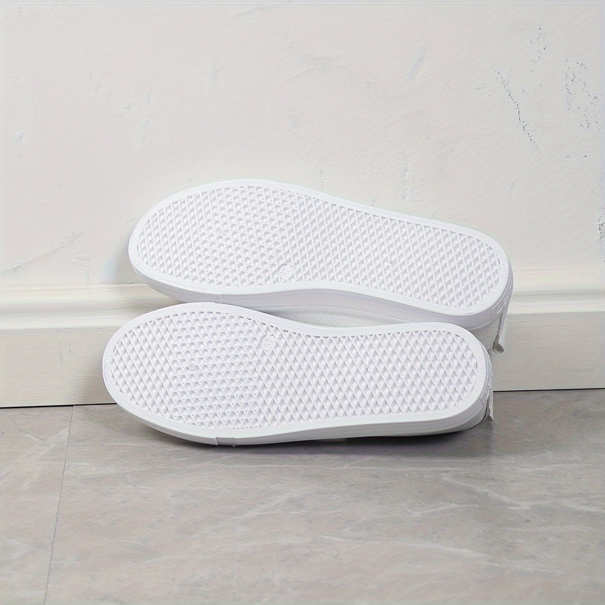 Women's Lace Up Sneakers Comfortable Breathable Flat Shoes