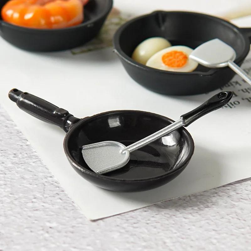 1pc Mini Wok with Spoon Doll Room Kitchen Utensils