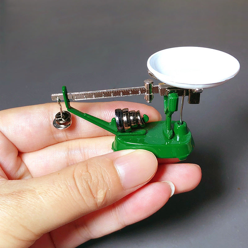 Mini Mechanical Platform Scale Green Metal Old fashioned Disc Scale Model