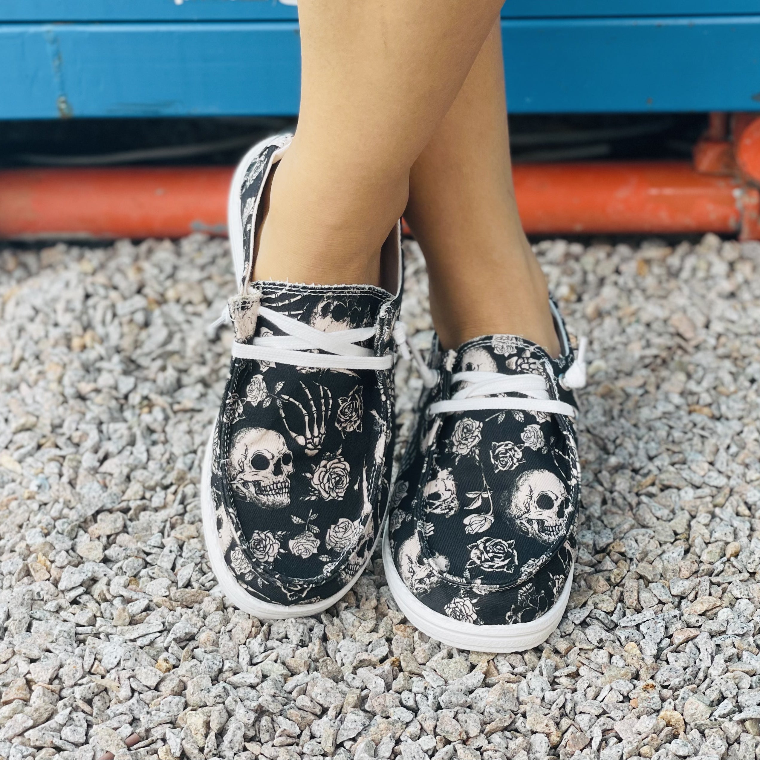Women's Skull Pattern Canvas Shoes Lightweight Slip On Halloween Shoes