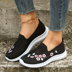 Women's Flowers Embroidered Flat Shoes Lightweight Slip On