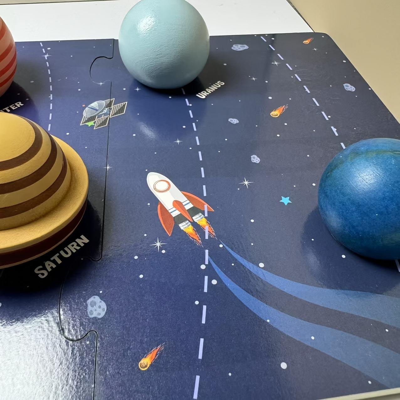 Educational Wooden Toy Set: 8 Planets Size Comparison & Recognition