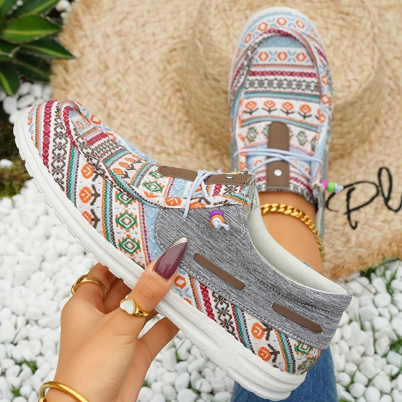 Women's Retro Flower Pattern Canvas Shoes Lightweight Outdoor Sneakers