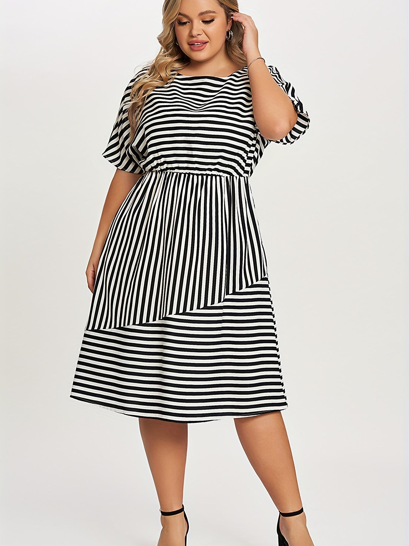  Stripe Print Short Sleeve Midi Dress With Pockets