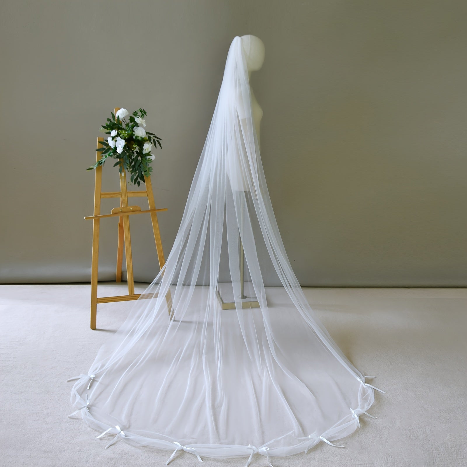 Versatile Bridal Veil with Bow for Wedding Banquets
