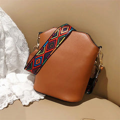 Casual Hand Woven Crossbody Straw Bag Women Retro Rattan Beach Tassel Messenger