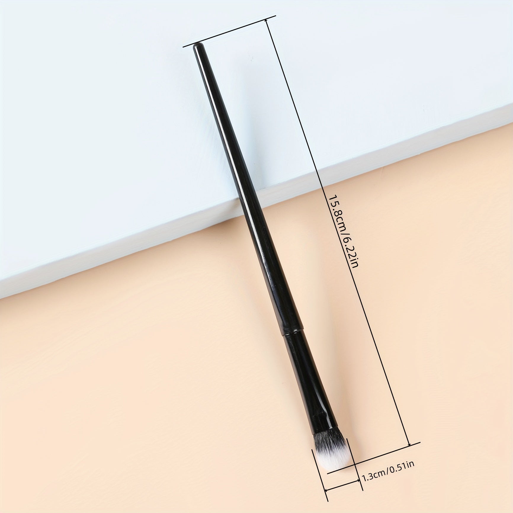 Cruelty Synthetic Eyeshadow Brush for Precision Application