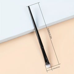 Cruelty Synthetic Eyeshadow Brush for Precision Application