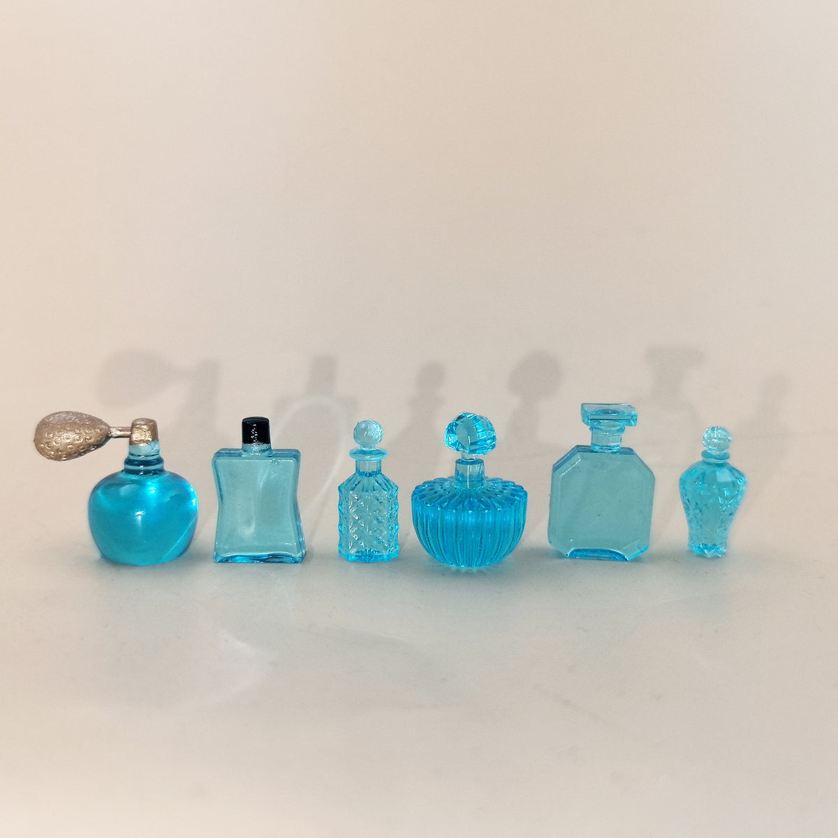 Dollhouse Perfume Model Bedroom Bath Decor Toy