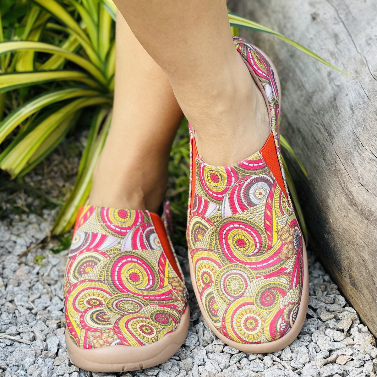 Women's Cashew Flowers Pattern Slip On Flat Canvas Shoes