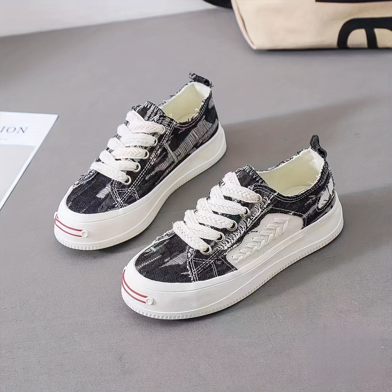 Acecred Men Canvas Low Top Sneaker Lace up Casual Shoes
