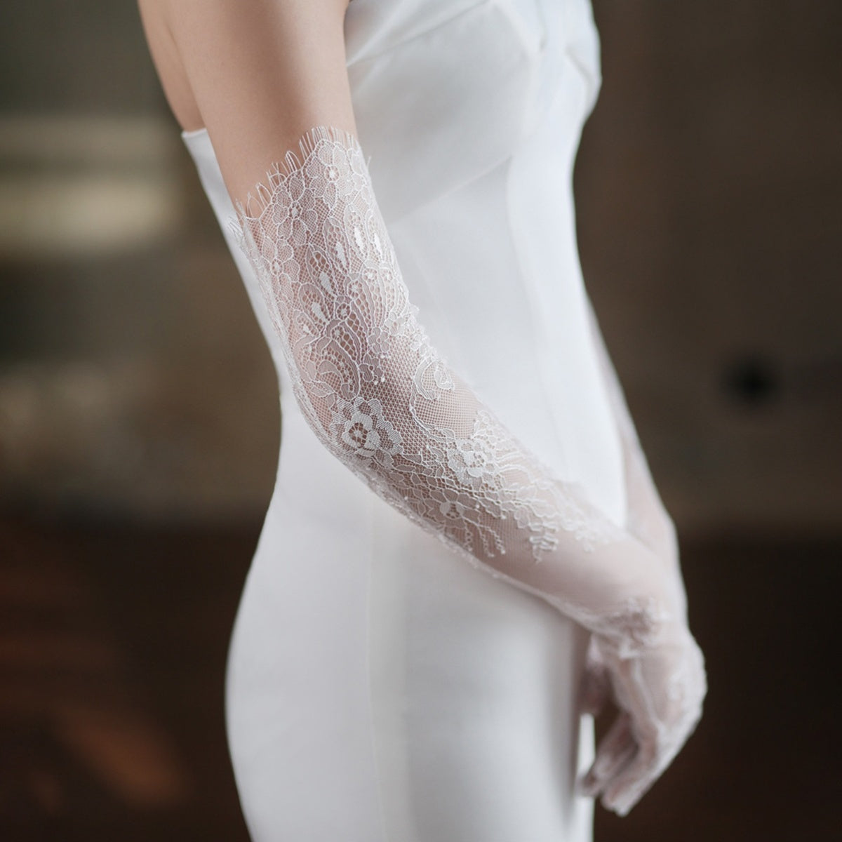 Elegant Long Lace Gloves for Women - Ideal for Parties and Special Occasions