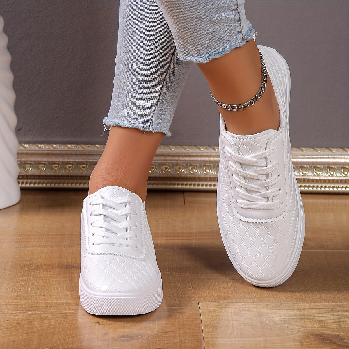 Women's Plaid Lace-Up Low Top Sneakers