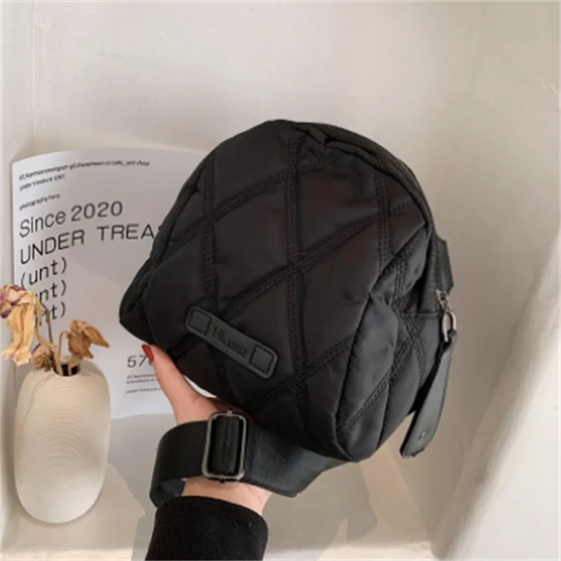Quilted Crossbody Bag Women Winter Trends Smart Phone Essential Nylon