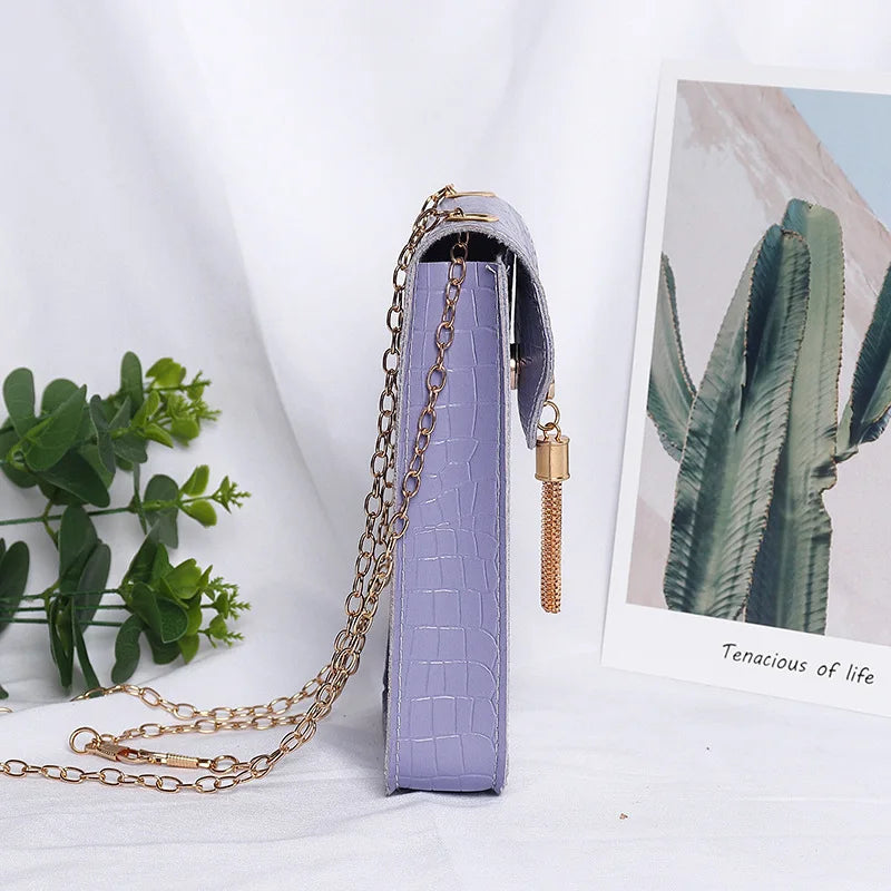 Retro Crocodile Pattern Mini Shoulder Bag with Tassel, Chain, and Flap