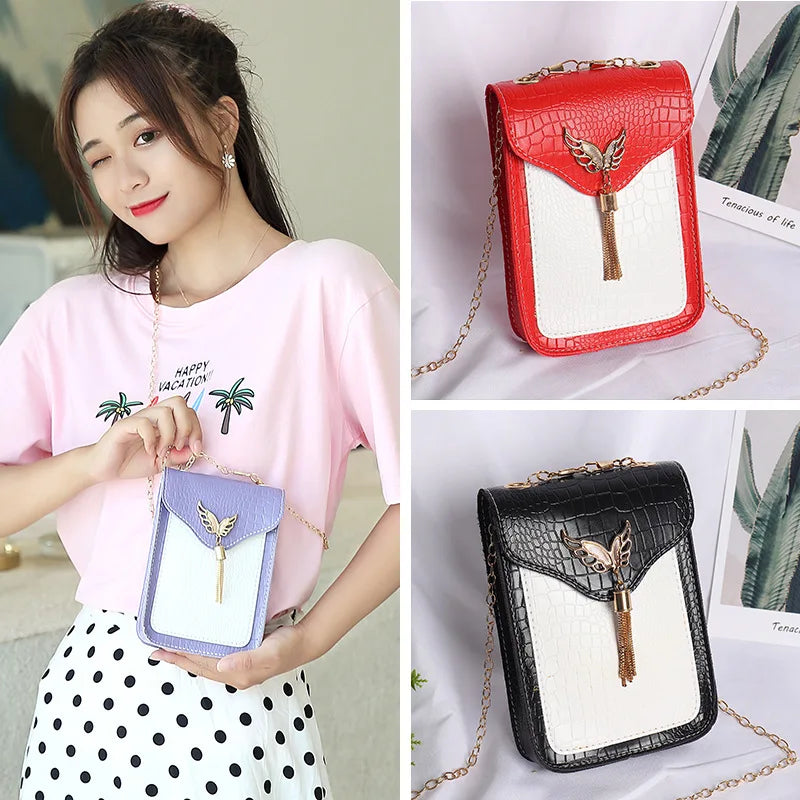 Retro Crocodile Pattern Mini Shoulder Bag with Tassel, Chain, and Flap