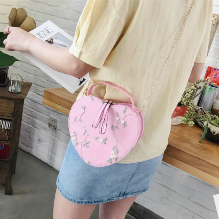 Embroidery Lace Shoulder Bag Heart-shaped Chain Bag