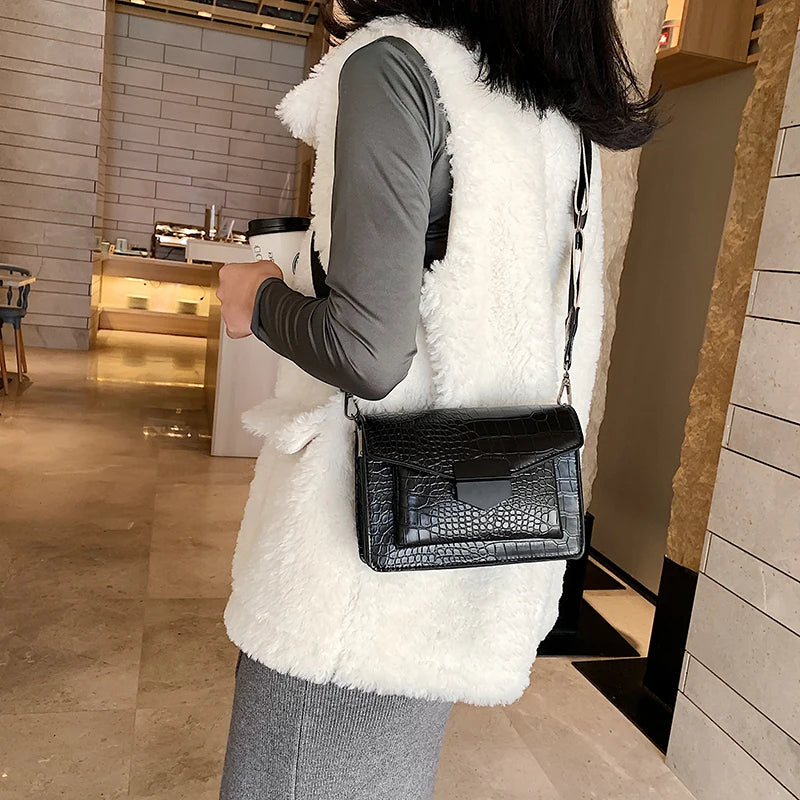 Retro Style Mini Handbag Shoulder Bag Wallet