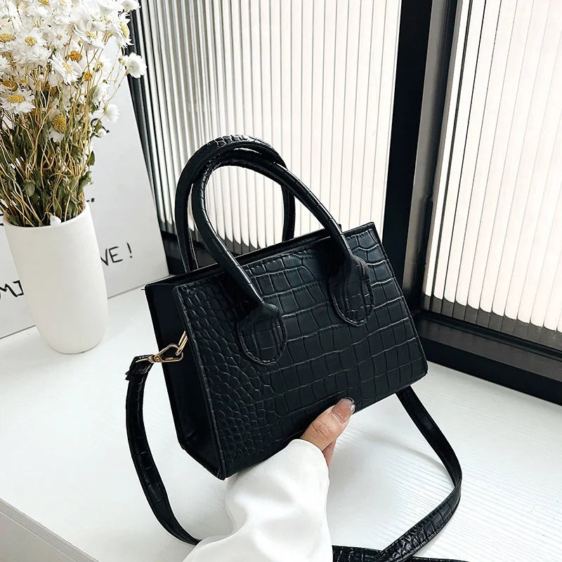 Crocodile Pattern PU Leather Crossbody Bag for Women with Chain Shoulder Hand