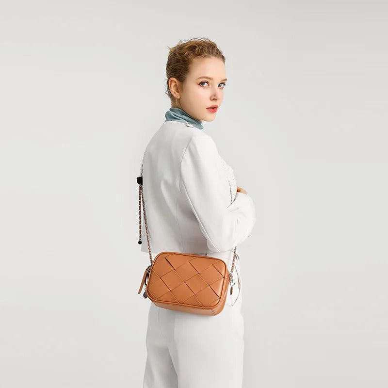 Stylish Chain Rhombic Woven Shoulder Bag