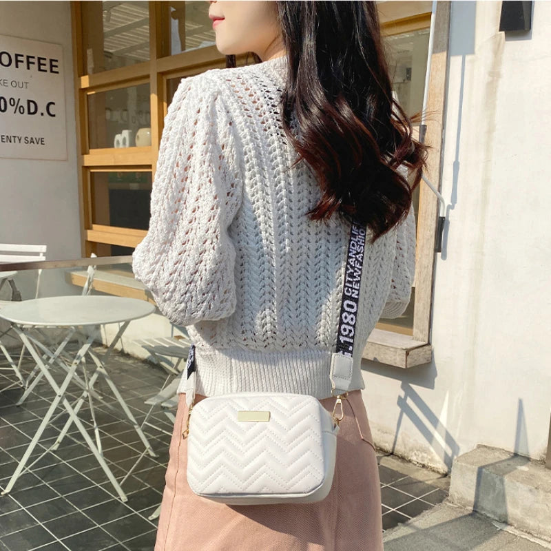 Women Small Messenger Bag Embroidered Female Shoulder Bag Chain Phone Purse