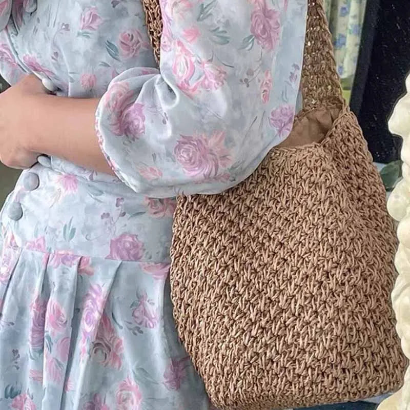 Large-capacity Straw Beach Bucket Bag
