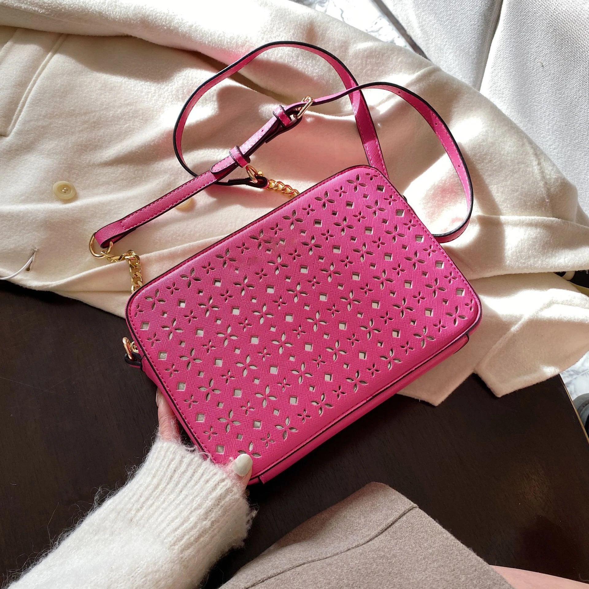 Women's Large Capacity Travel Shoulder Bag PU Leather Messenger Bag