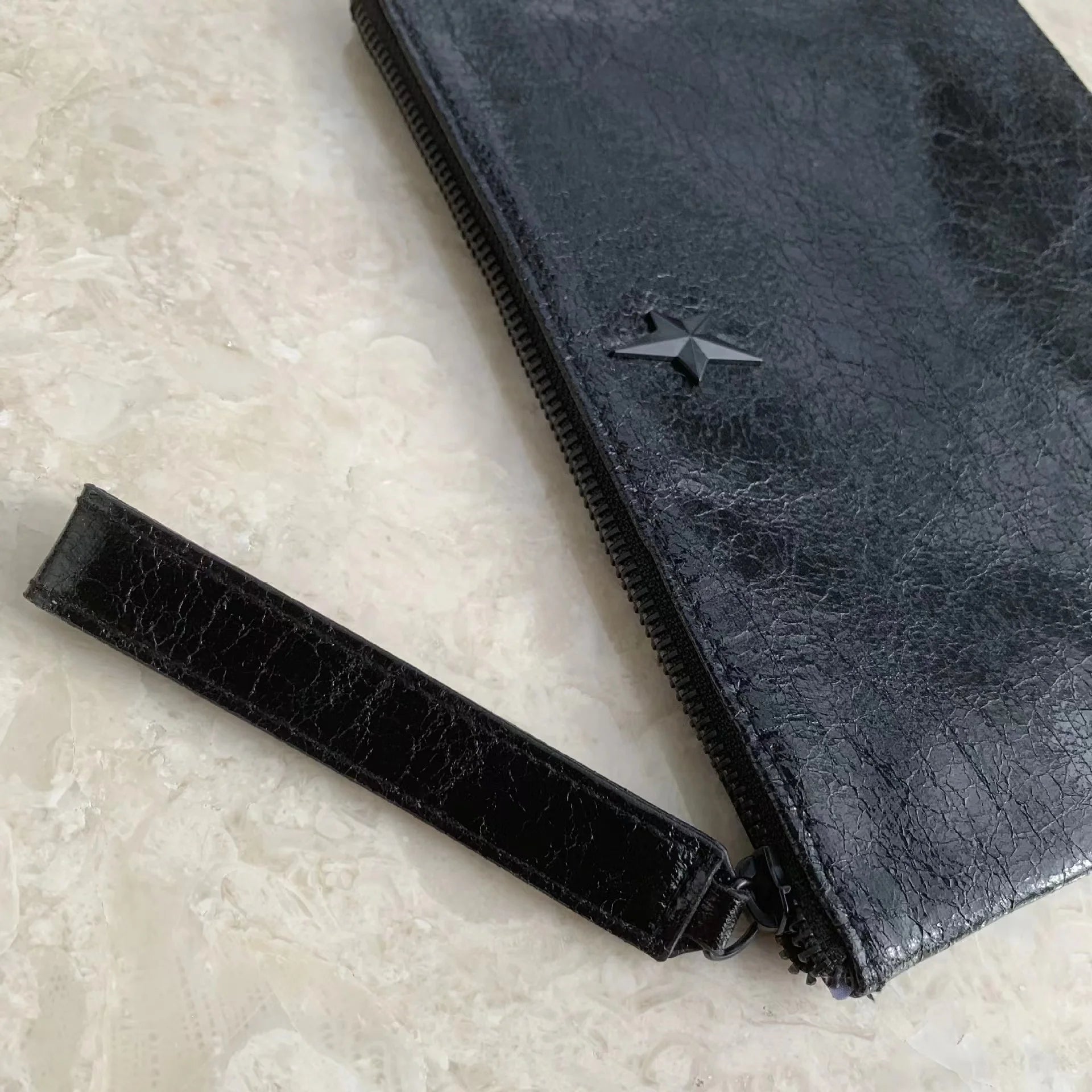 Mugler Makeup Bag Crack Hand Carrying Envelope Wash Bag