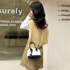 Women's Lingge Embroidery Camera Shoulder Bag