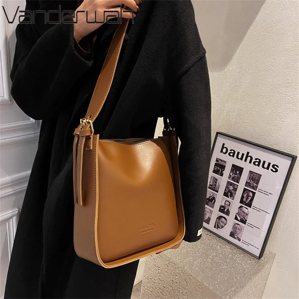 Vintage Wide Strap Shoulder Bag Women Large Capacity Crossbody Work Handbag