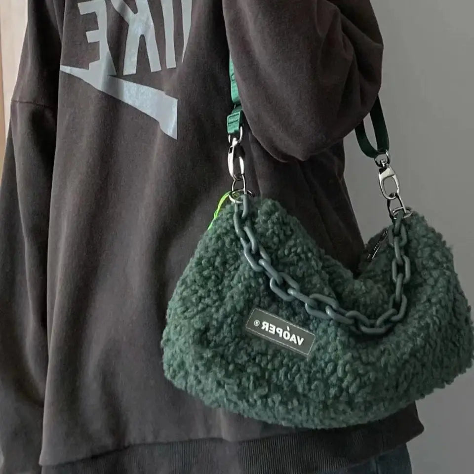 Winter Messenger Plush Bag Lamb Wool Youth One-Shoulder Bag Chain Street