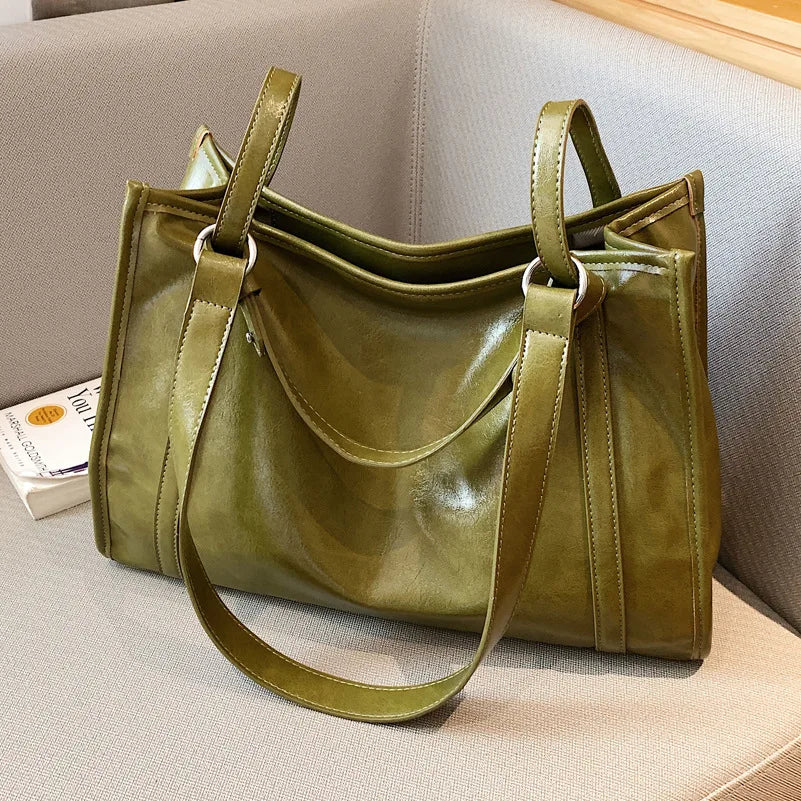 2022 Women's Large Capacity Shoulder Bag Casual Messenger Bag Retro Handbag