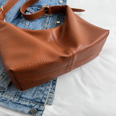 Fashionable Shoulder Bags with Adjustable Strap and Big Pockets
