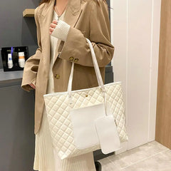 Plaid Shoulder Bag with Thick Chain