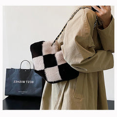 Diamond Pattern One Shoulder Ins Net Red Small Fragrance Cross Body Plush Bag
