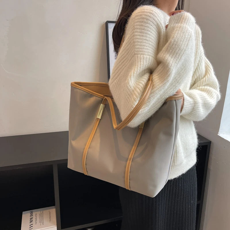 Women's Fashionable PU Leather Tote Handbag Large Capacity