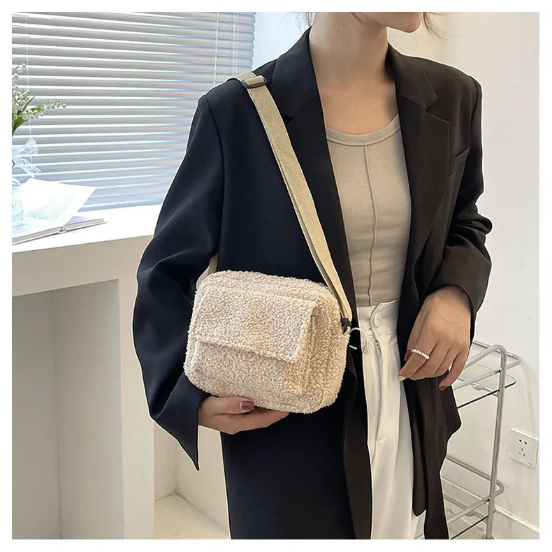 Plush Fabric Women's Crossbody Bag Lambs Wool Fluffy Fur