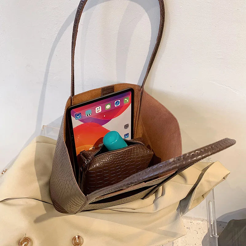 Fashionable PU Leather Women's Bag Soft Surface High Capacity