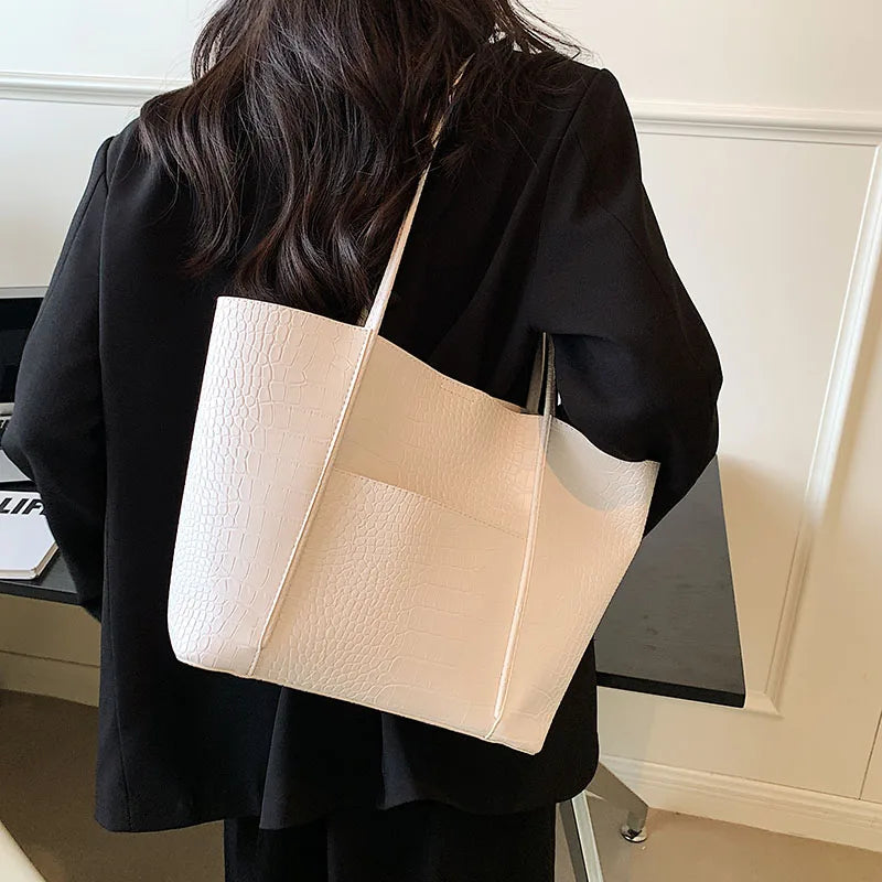 Fashionable PU Leather Women's Bag Soft Surface High Capacity