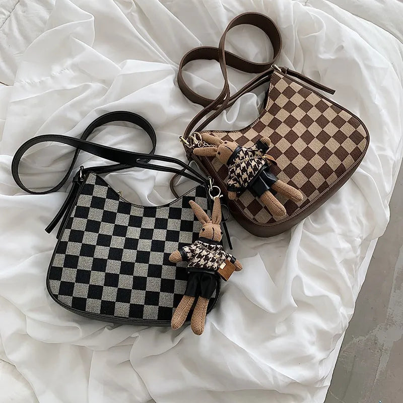 2023 Fashion Ladies Shoulder Bag Retro Plaid Saddle Bag