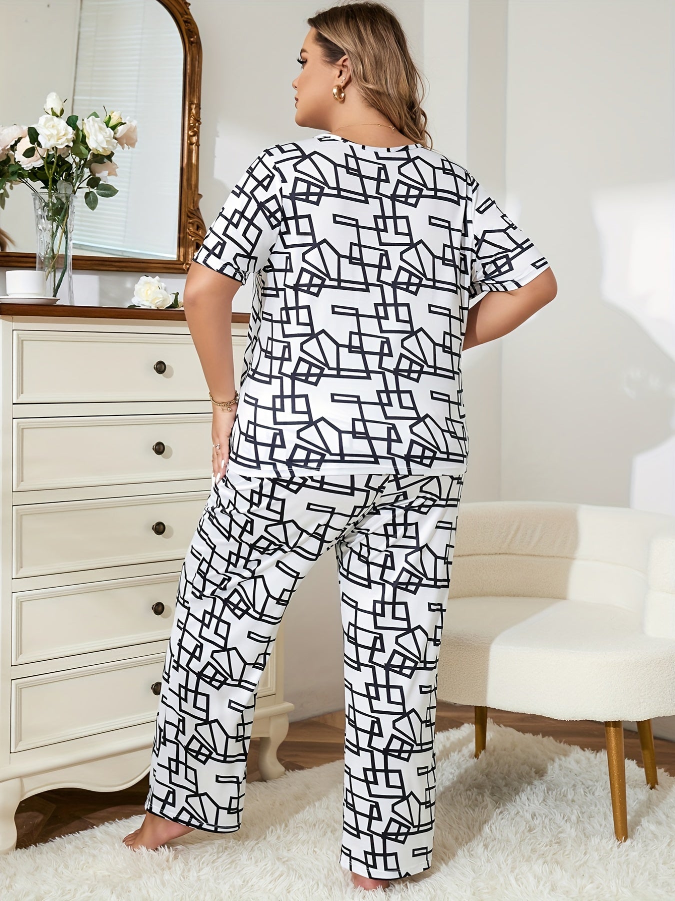  Satin Geometric Print Tee & Pants Pajama Set
