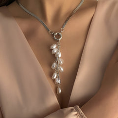 Elegant Faux Pearl Pendant Necklace